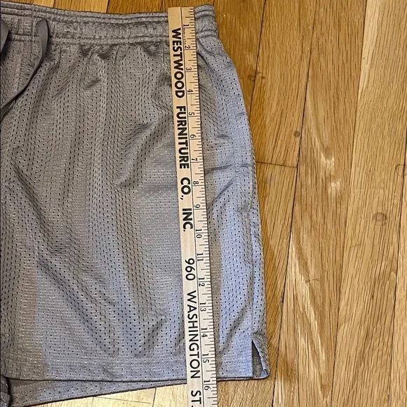 Under Armour Icon Mesh Shorts - Large

*New With Tags*

Free Shipping - Picture 5 of 7